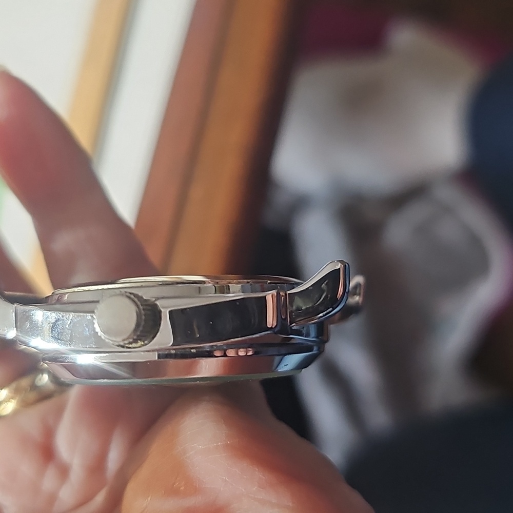 Joan Rivers Vibrant Green Dial Watch NWOT - Picture 4 of 8